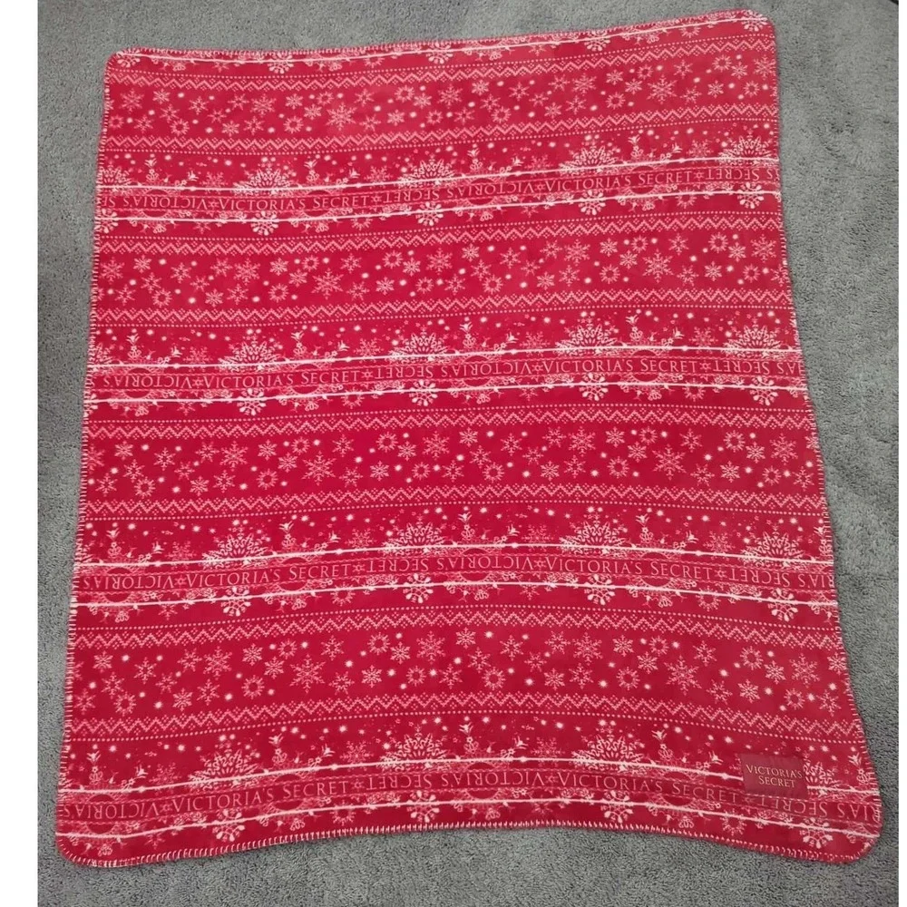 Victoria's Secret‎ Plush Throw Blanket Red White Snowflake Sherpa Christmas